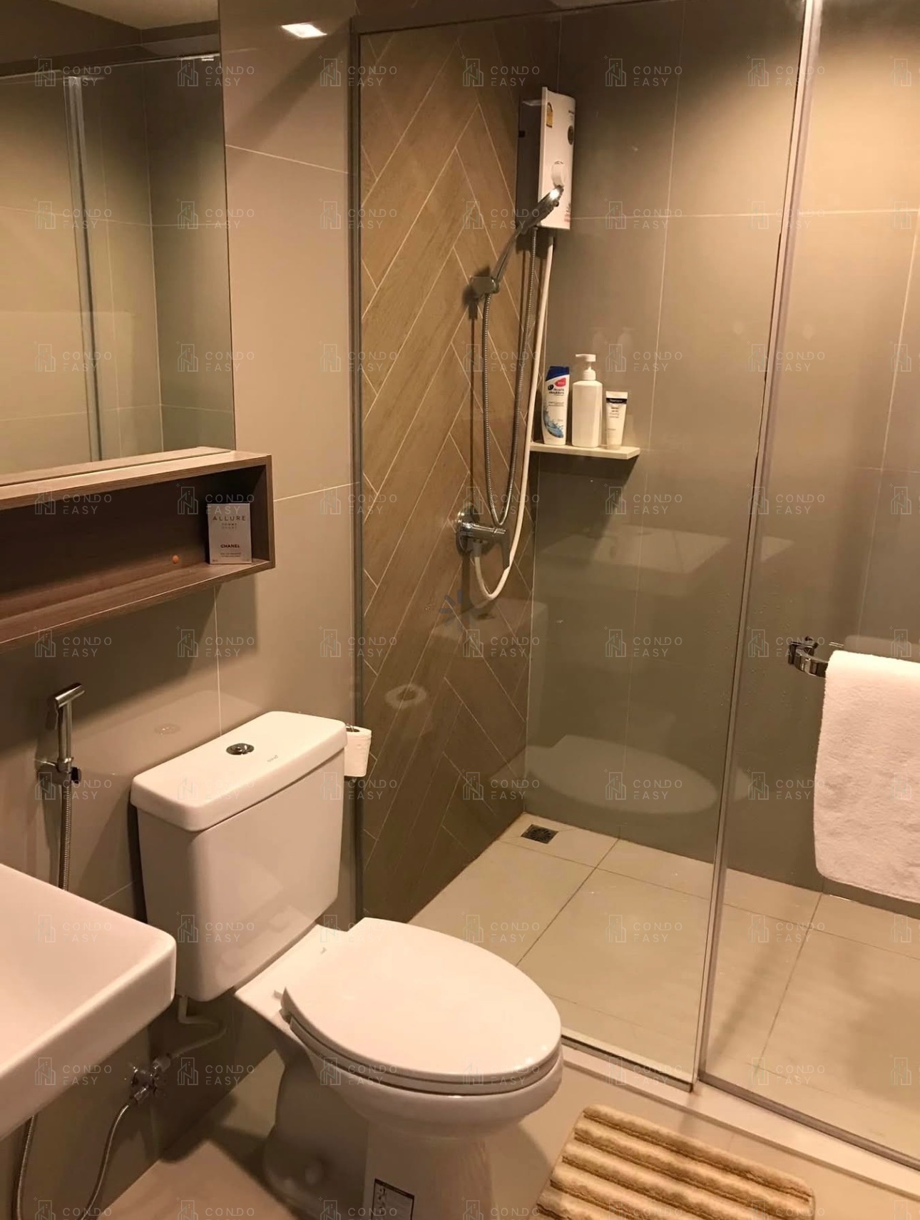 THE LINE Phahonyothin Park Preview 6